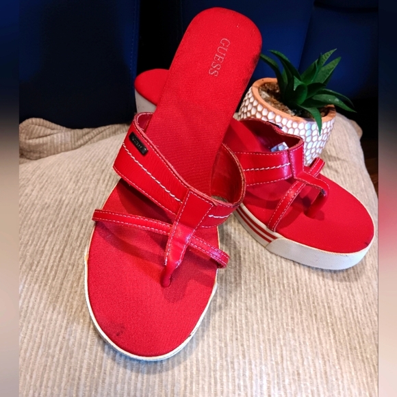 GUESS Women’s Strappy Platform Leather Wedge Red Sandals sz 8.5 Semi New - Picture 1 of 5